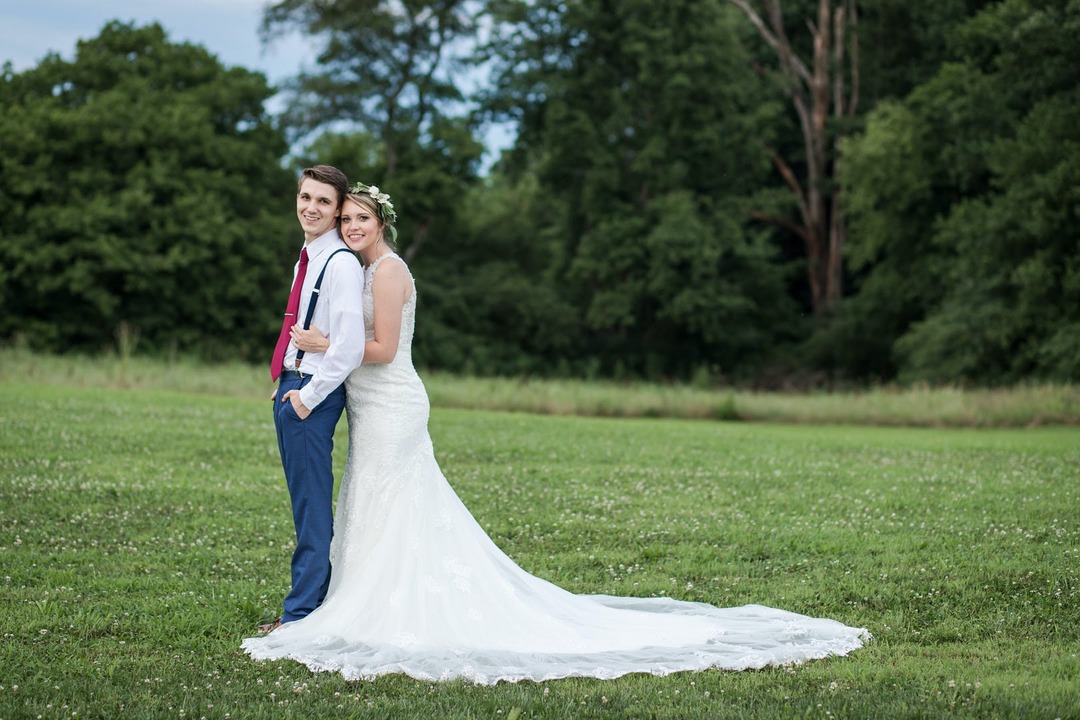 Train or No Train? What Are the Pros and Cons of Wedding Dress Trains?