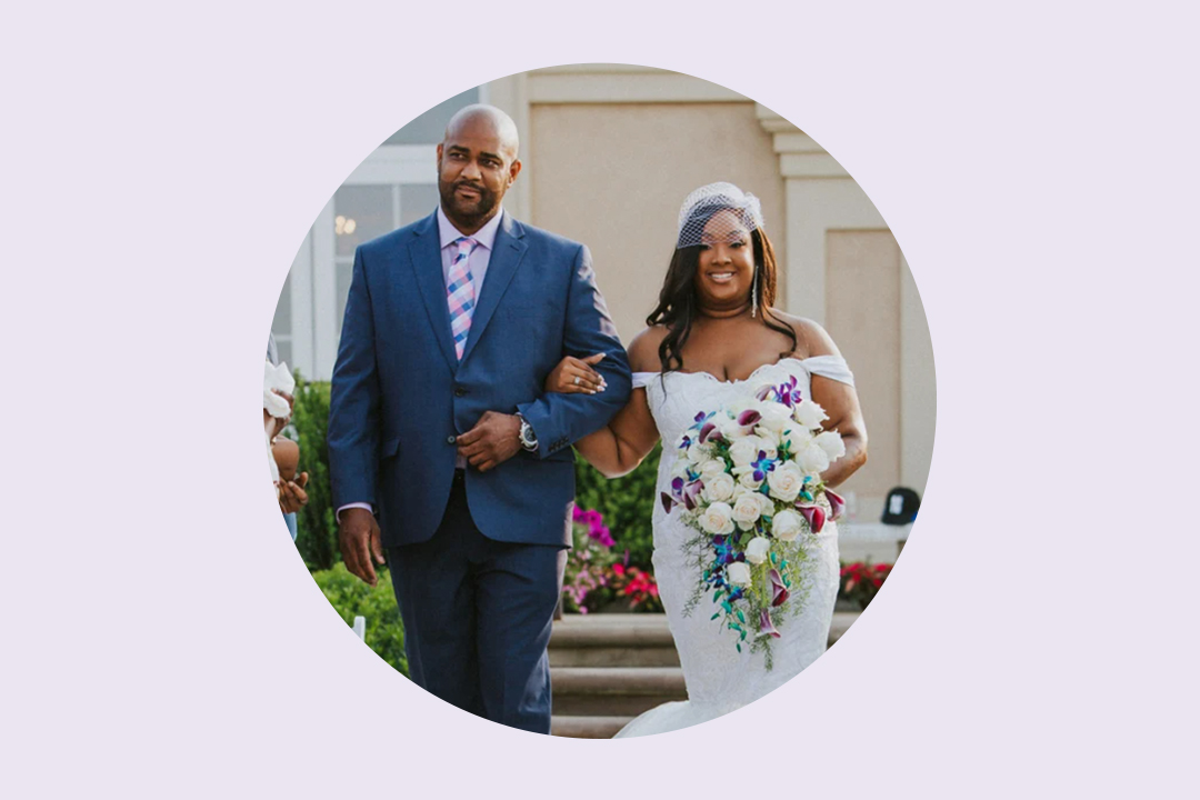 father walks daughter down the aisle