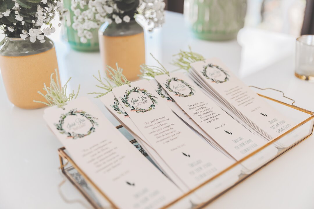 What to Write on Wedding Place Cards - Zola Expert Wedding Advice