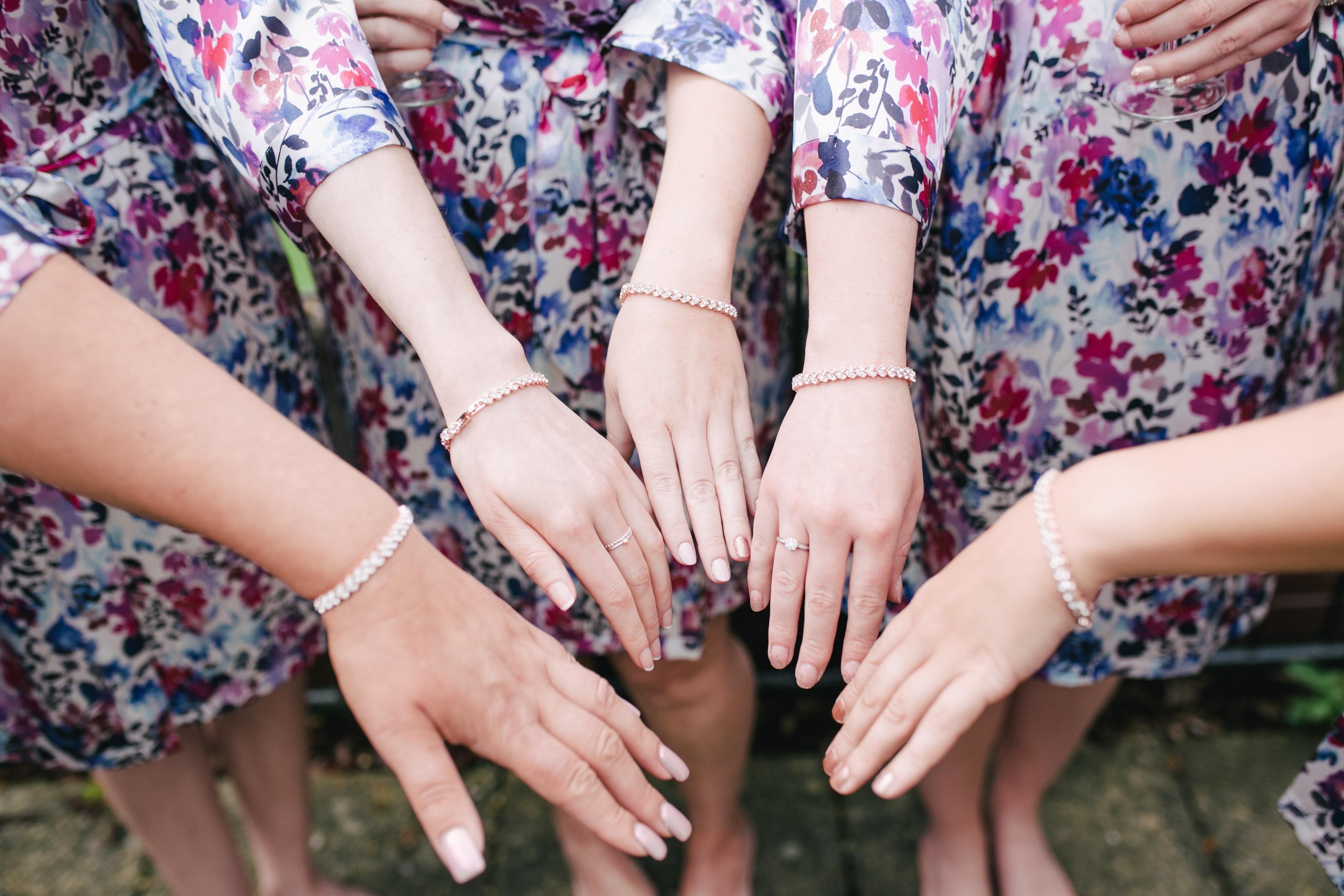 Zola: How to Choose Bridesmaid Jewelry
