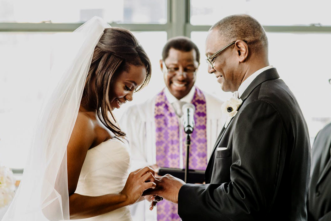 Who Walks the Mother of the Bride Down the Aisle? - Zola Expert