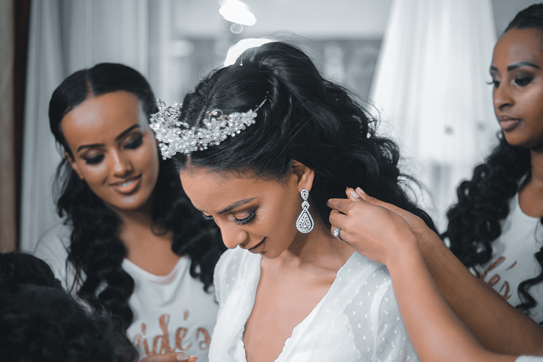 Bride getting ready with bridal party