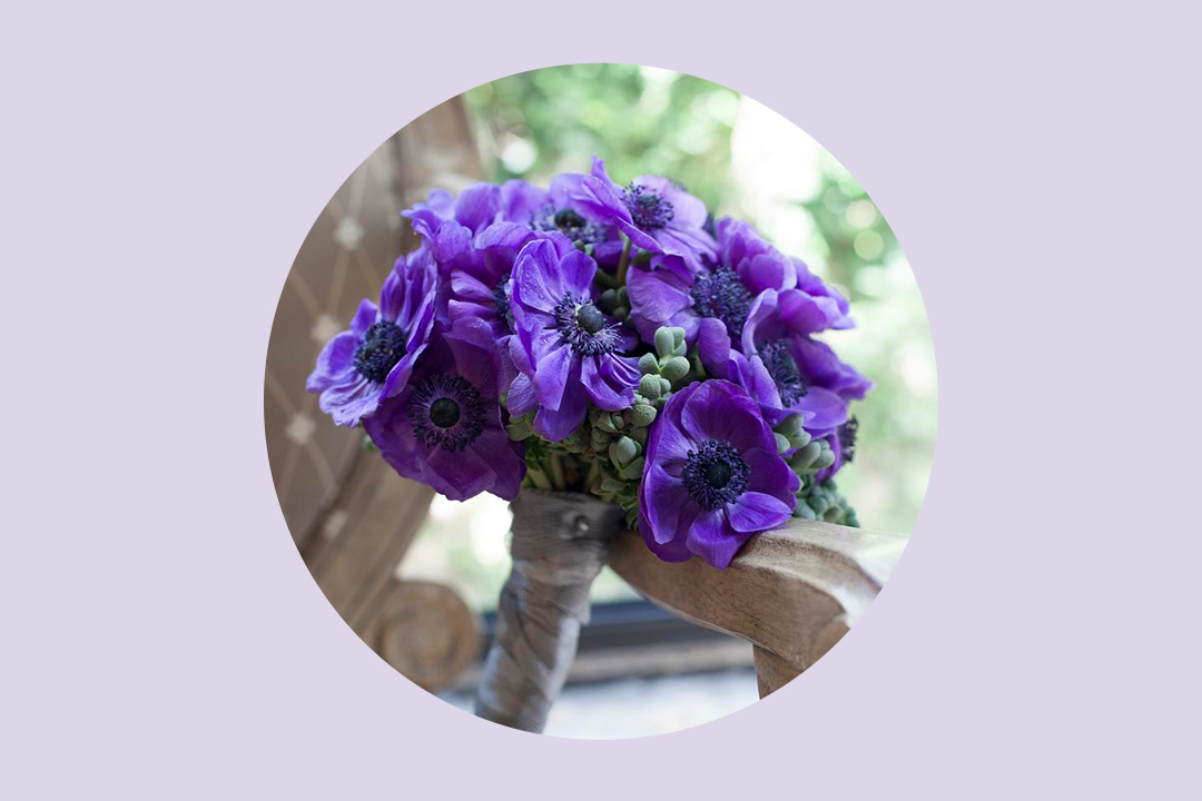How to Incorporate Purple Flowers into Your Wedding