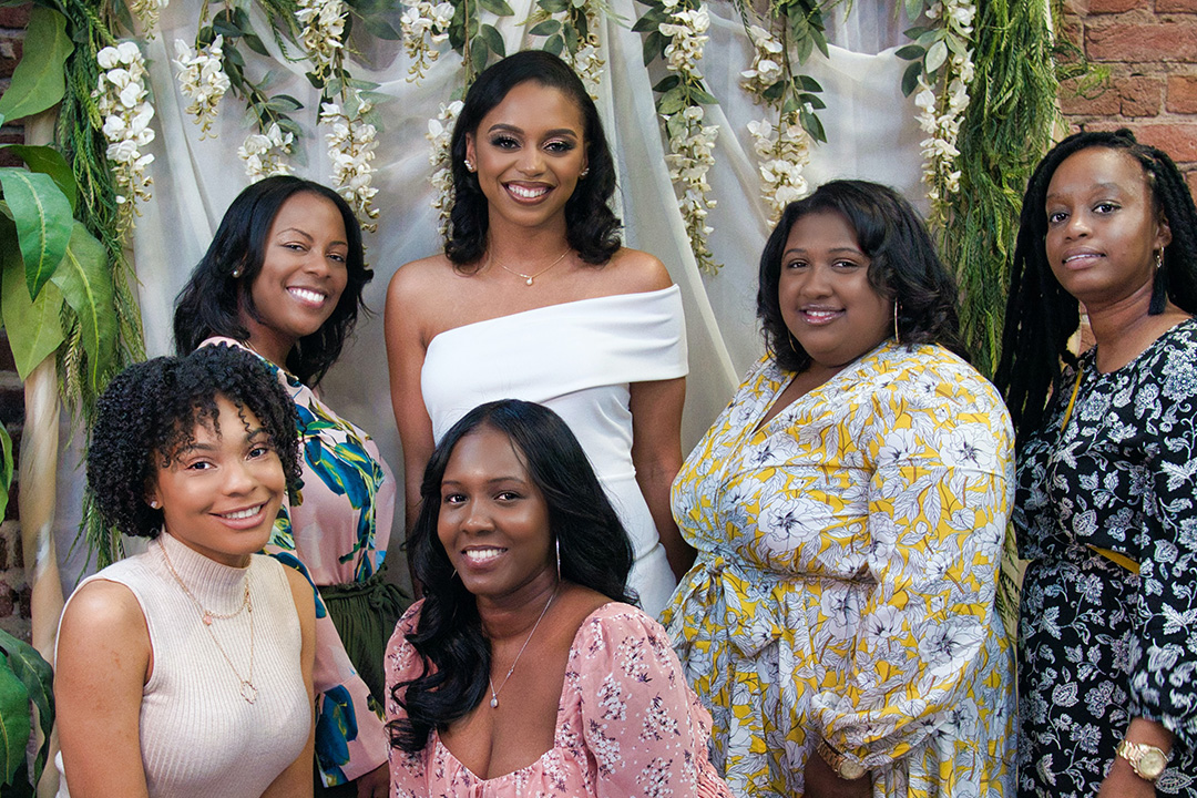 Who Do You Invite to a Wedding Shower from the Groom's Side? - Zola Expert  Wedding Advice