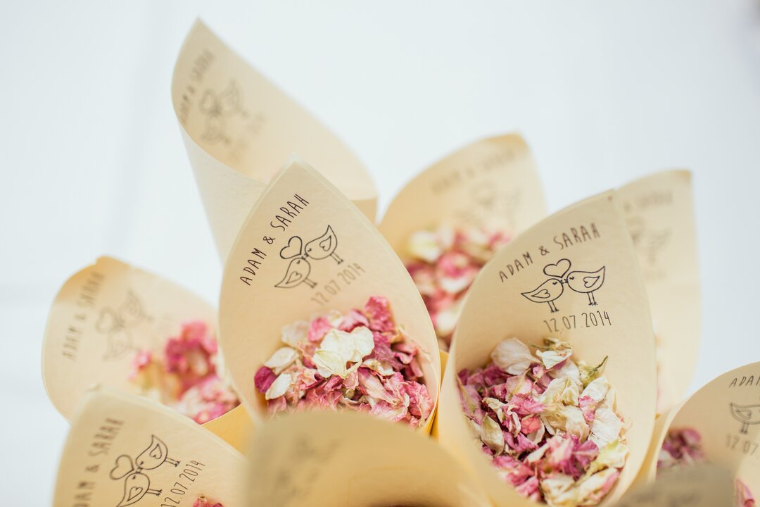 The Pros and Cons of Using Wedding Confetti