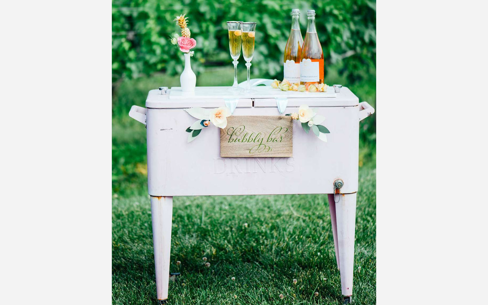 31 Creative Wedding Bar Ideas Your Guests Will Love [+Printable Drink  Recipes] - Zola Expert Wedding Advice