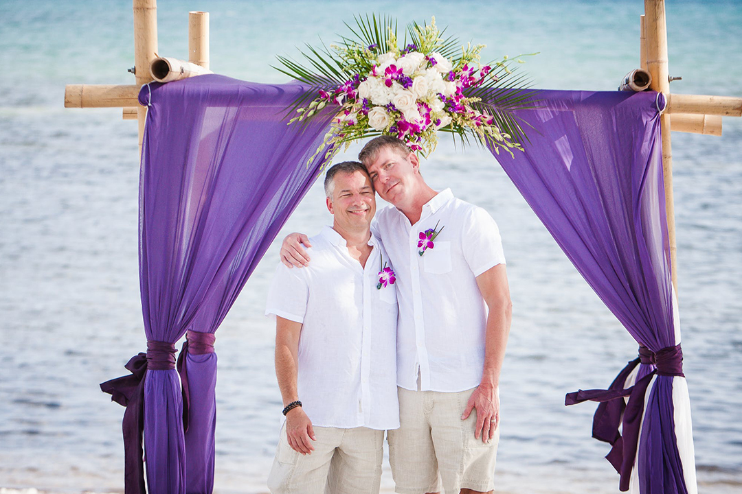 Pros and Cons of a Beach Wedding