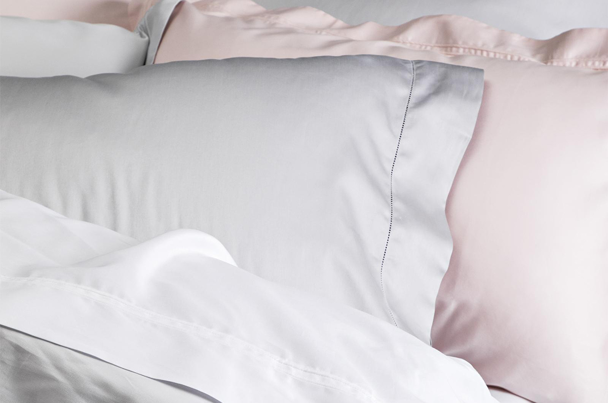 60-yves-delome-triomphe-pillowcase