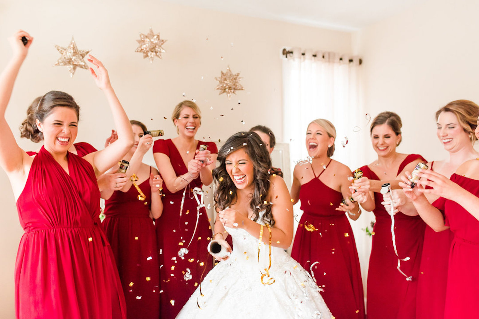 difference between maid of honor and chief bridesmaid