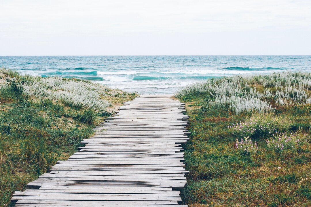 What to wear to a beach wedding