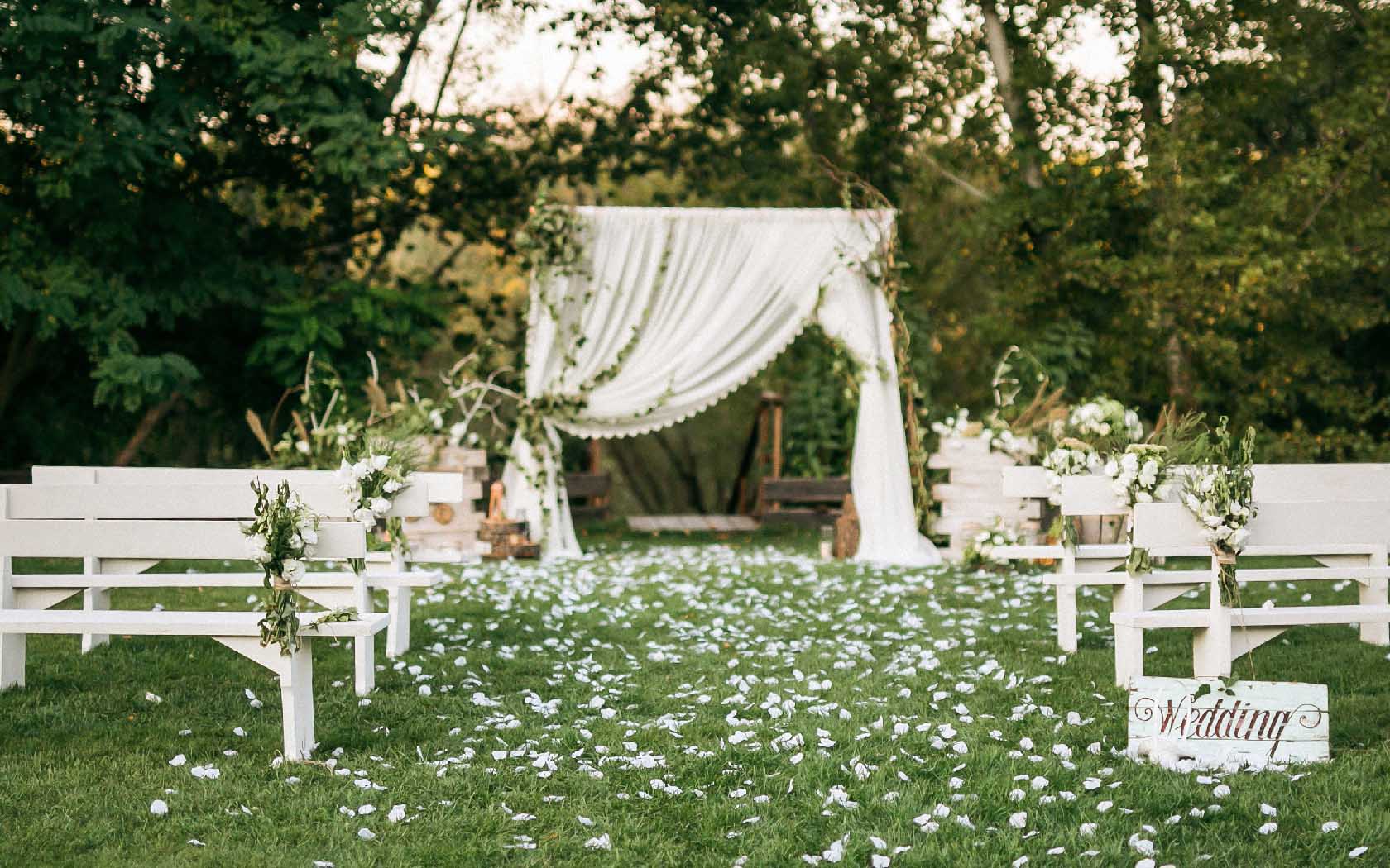 70 Rustic Wedding Ideas to Steal in 2023 - Zola Expert Wedding Advice