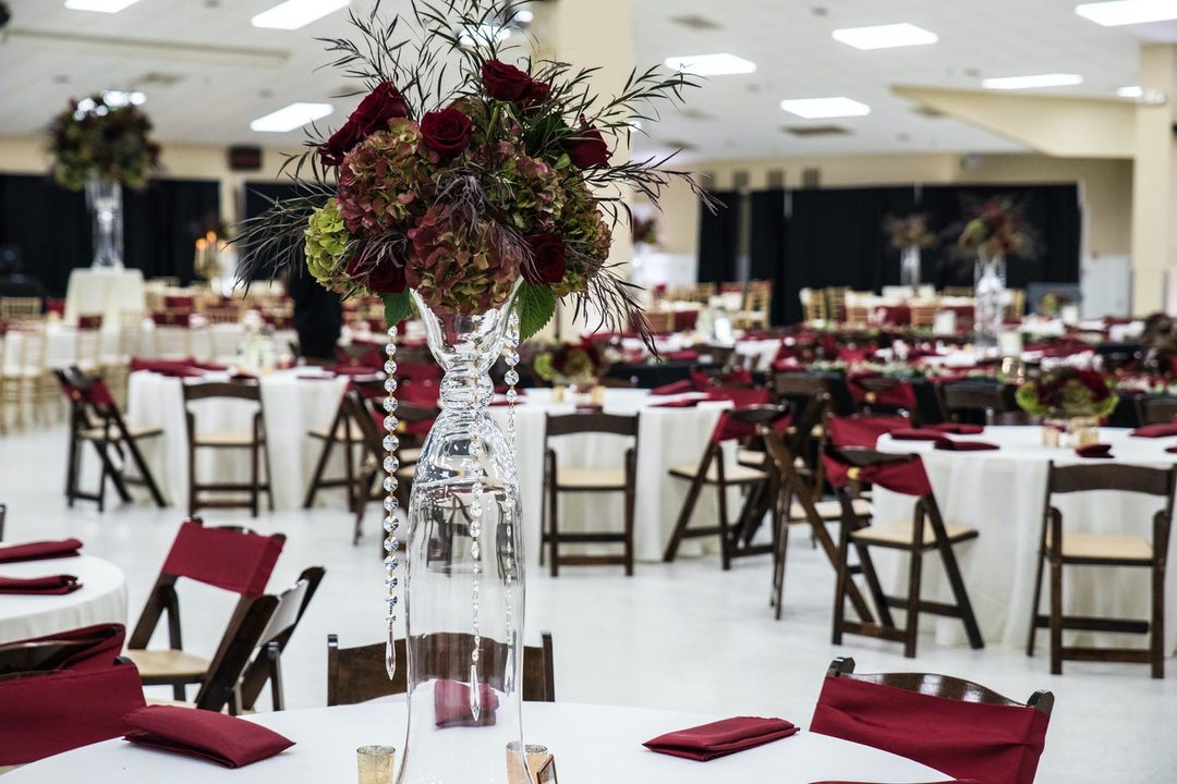 Creating a Romantic Burgundy Wedding Theme: What You Need to Know