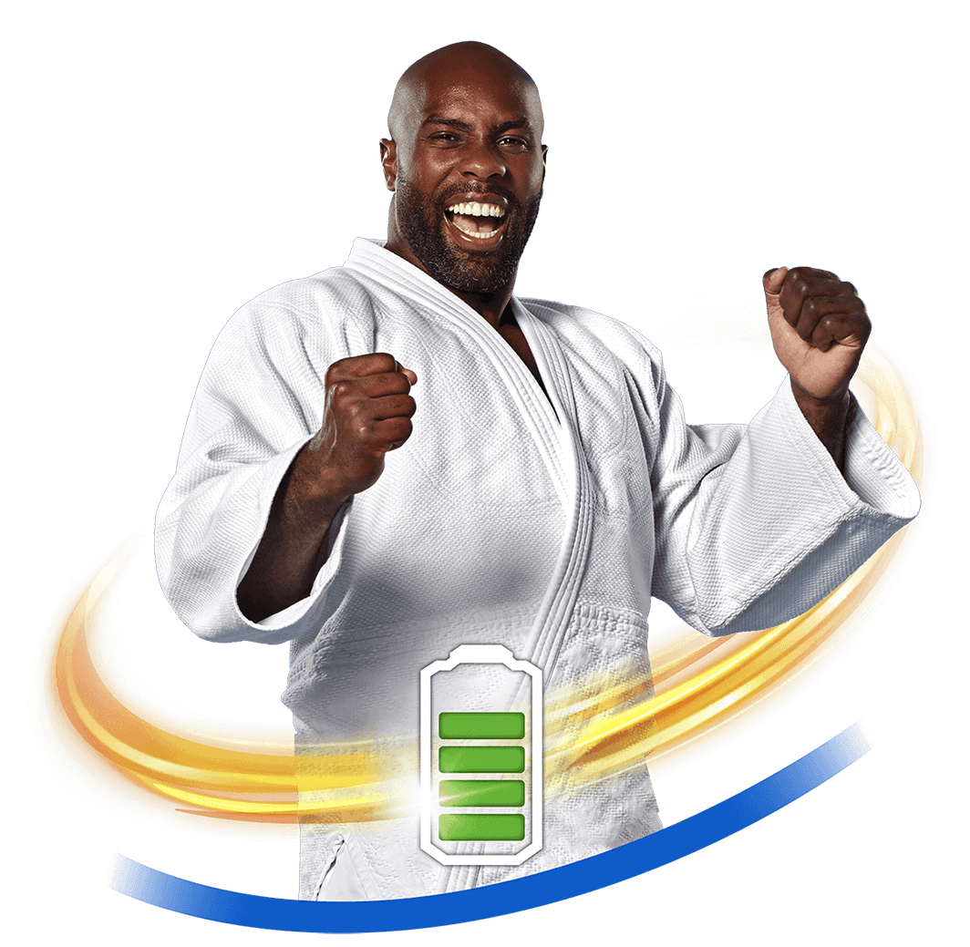 Teddy Riner souriant en kimono blanc