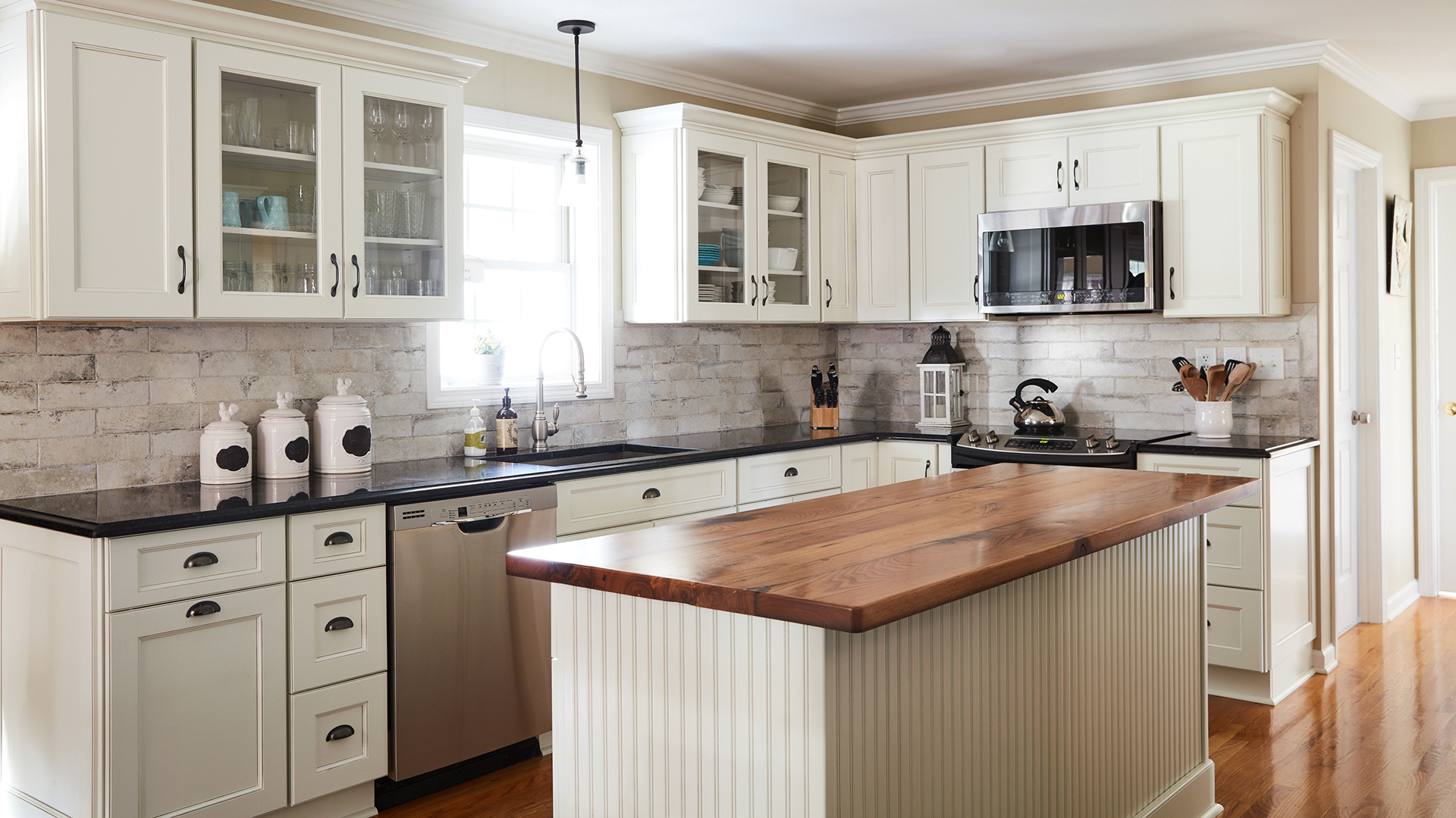 Dove White Cabinets | Fabuwood Cabinetry