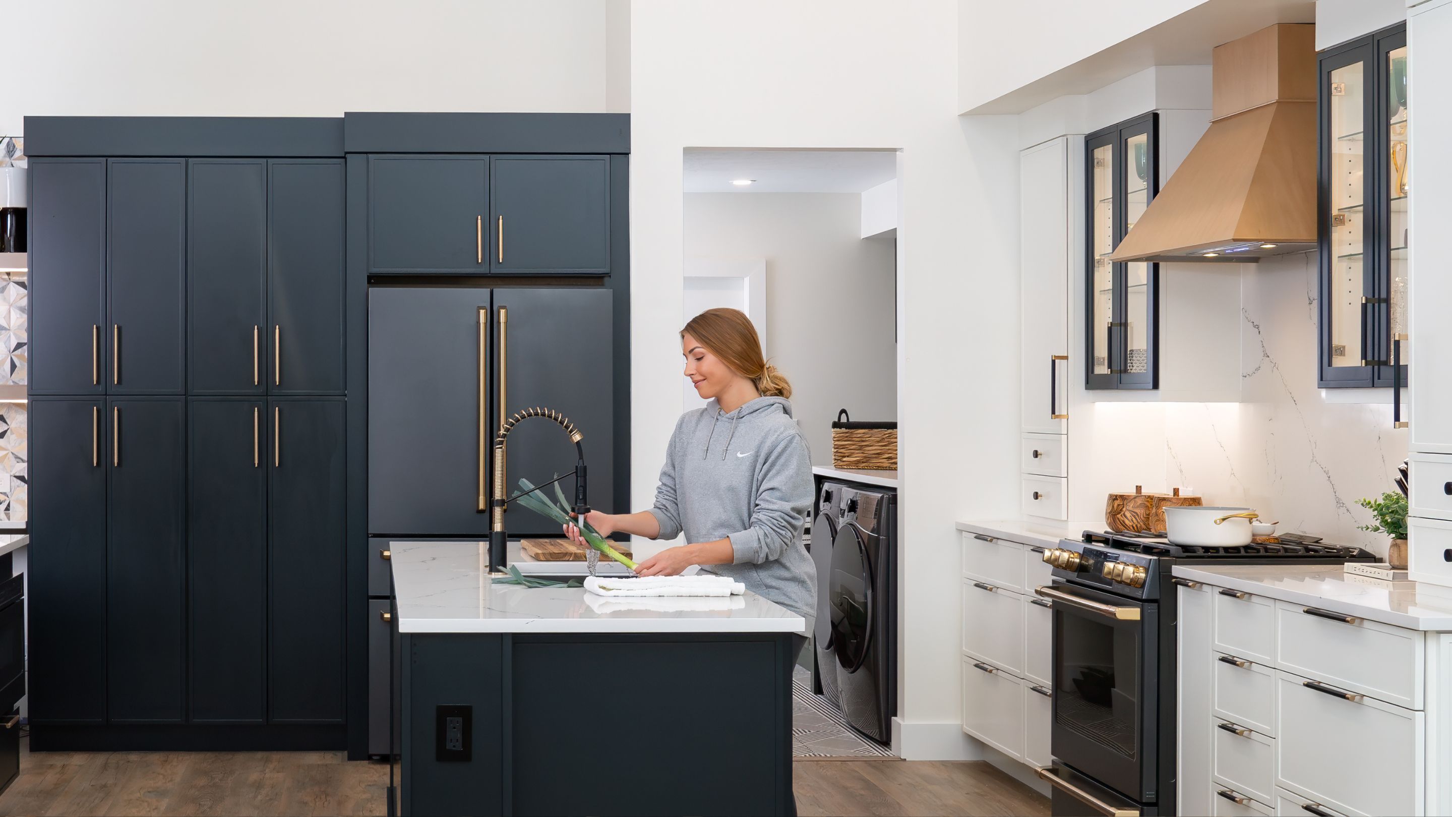 Allure Shaker White Kitchen Cabinets