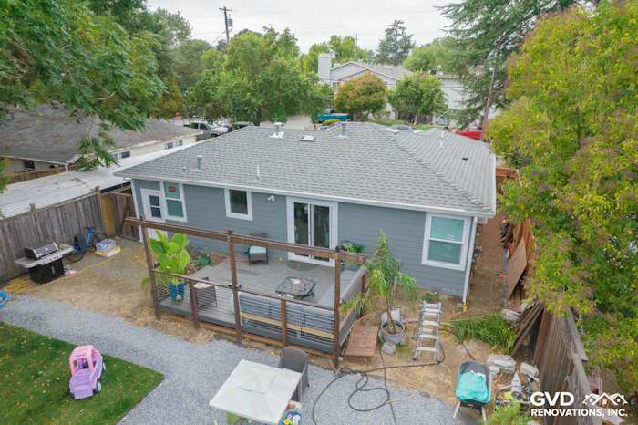 Home exterior featuring Gray Slate James Hardie siding, Arctic White trim, and Milgard Tuscany Windows in Novato