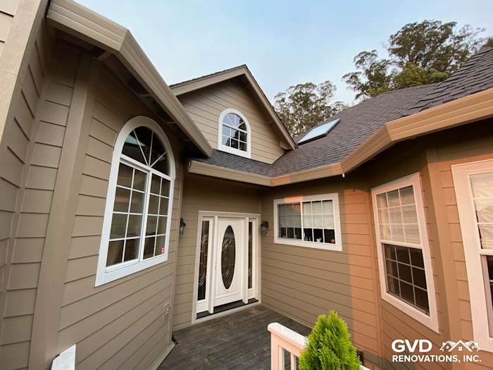 Khaki Brown James Hardie siding and trim on an elegant home exterior in Petaluma, CA