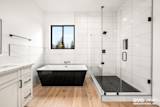 Upgrade Your Sacramento Bathroom with Chic Shower Enclosures