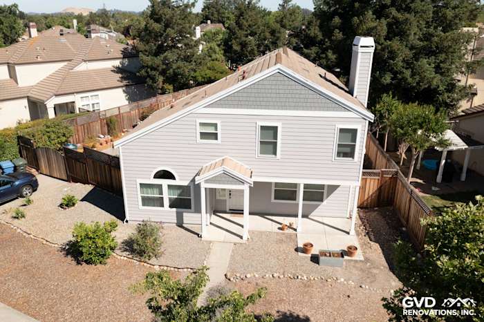 Two-story home in Petaluma, featuring Pearl Gray James Hardie siding and Arctic White trim