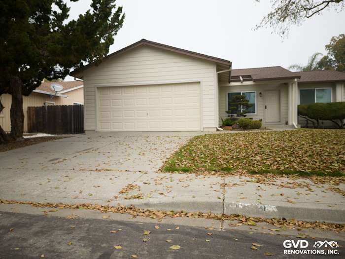 Home exterior featuring James Hardie Navajo Beige Lap Siding and Cobble Stone HardieTrim in Suisun City