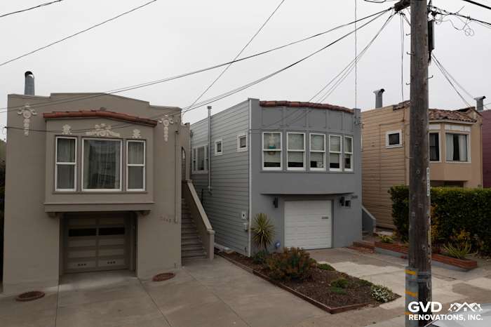 Light Mist James Hardie Lap Siding on modern home exterior in San Francisco, featuring Arctic White trim