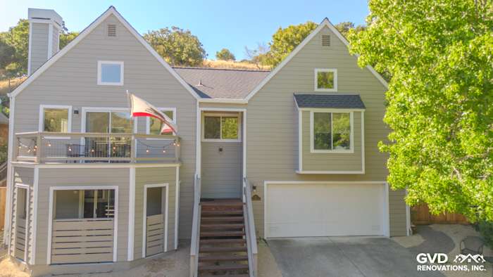 Home exterior featuring James Hardie Monterey Taupe siding with Arctic White trim in San Rafael, CA