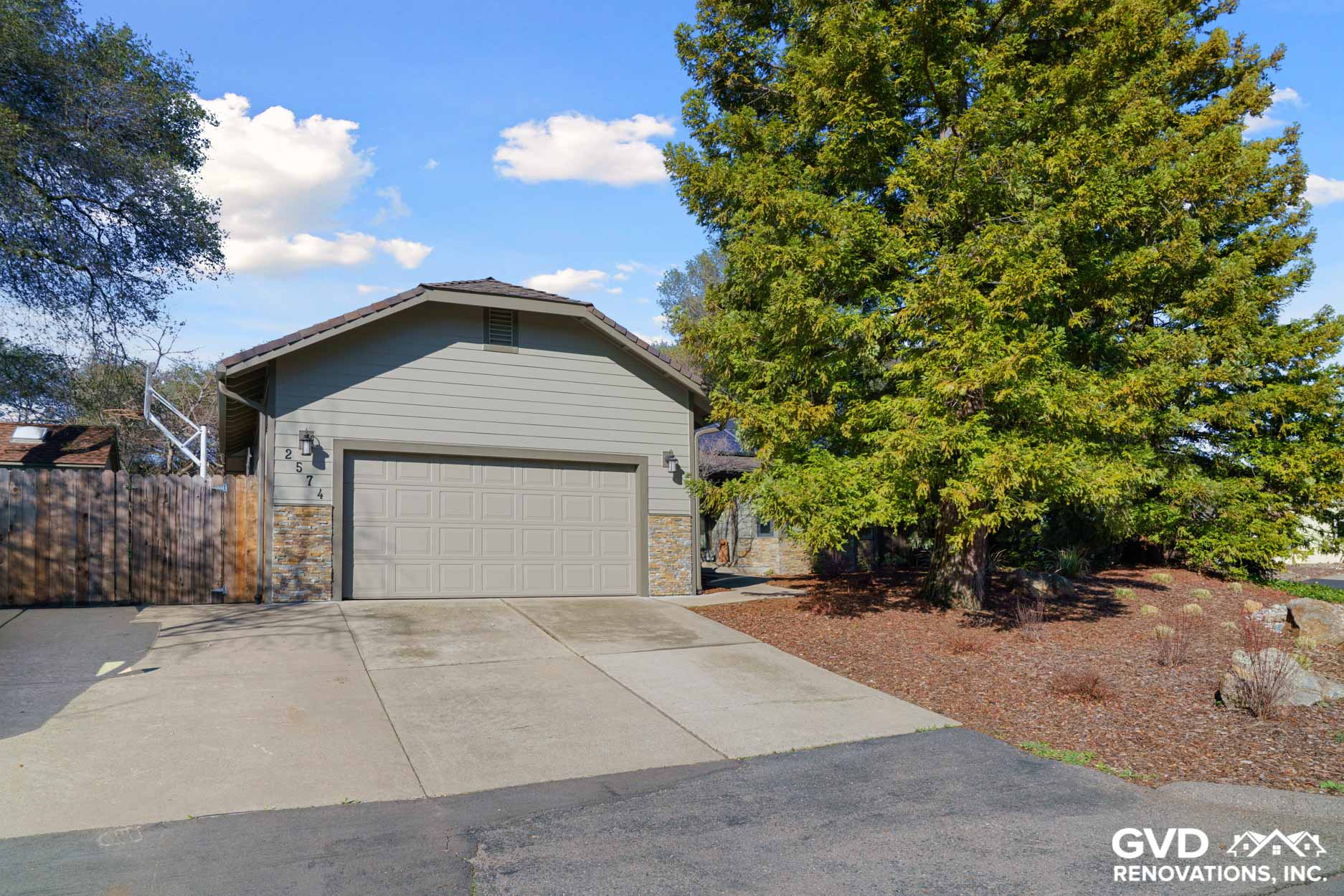 James Hardie Siding & Eldorado Stone