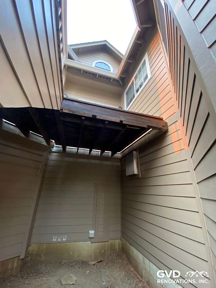 Khaki Brown James Hardie siding with trim on a unique home exterior in Petaluma, CA