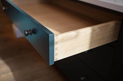 Dovetail Drawers: Blending Beauty and Practicality for Classic Cabinetry