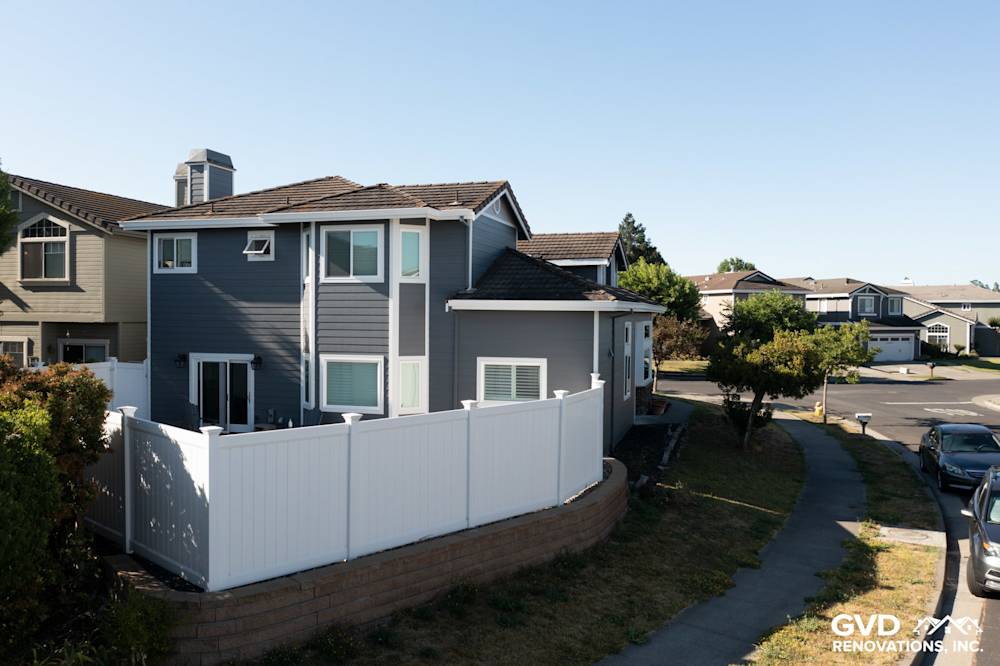 James Hardie Lap & Shingle Siding and Windows Replacement