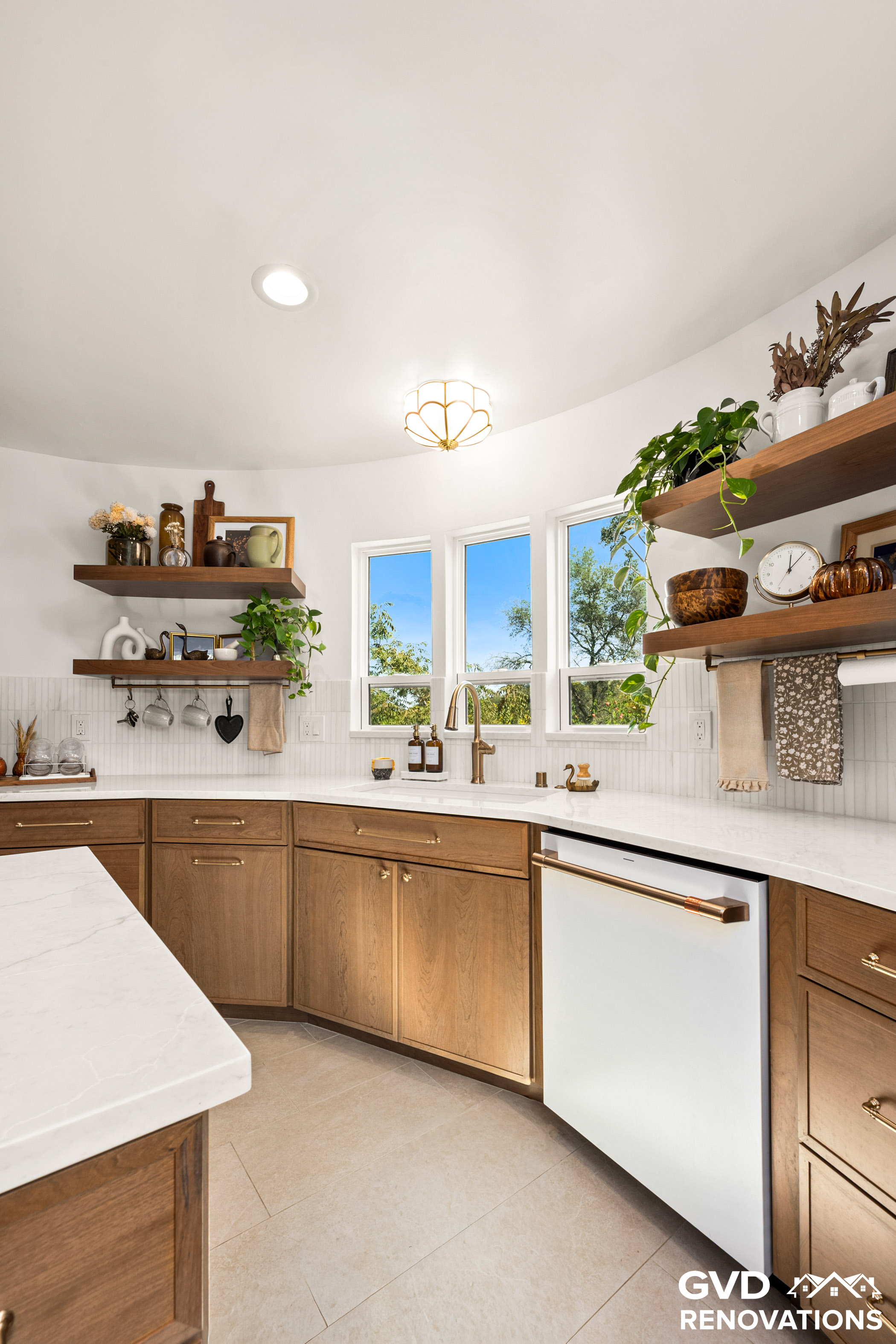 Custom Curved Kitchen Remodel