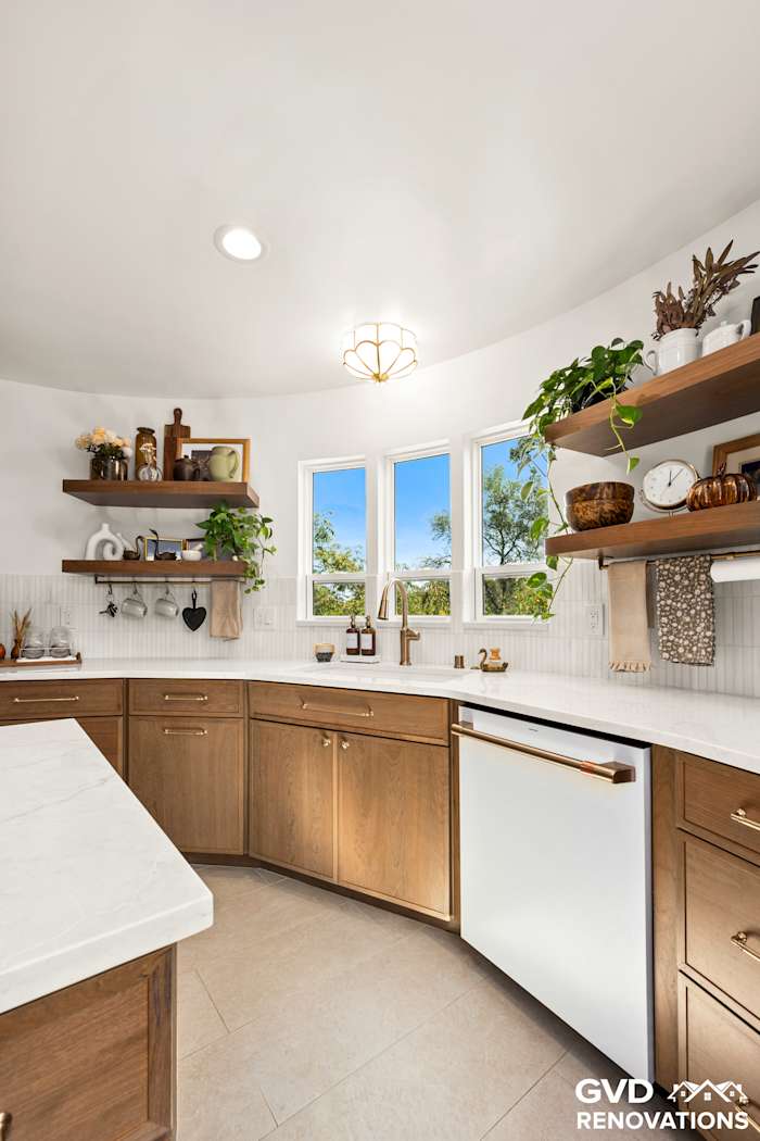 Custom Curved Kitchen Remodel