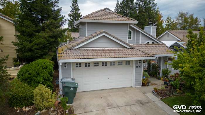 Home exterior in Rocklin featuring James Hardie Cedarmill siding in Pearl Gray and Arctic White trim