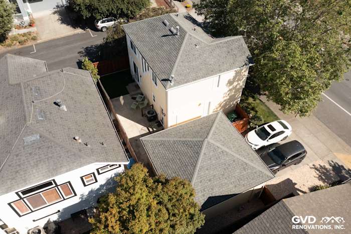 Aerial view of homes in Petaluma showcasing Prodigy insulated vinyl siding and shaded patio area