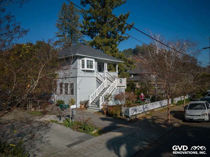 San Anselmo home featuring Prime James Hardie Lap Siding and Arctic White HardieTrim, showcasing a modern exterior