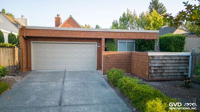 House exterior featuring FTX Cedar Sidewall Panel Siding and new Milgard Windows in Sonoma, CA