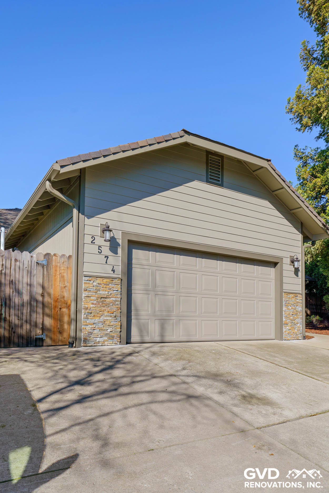 James Hardie Siding & Eldorado Stone