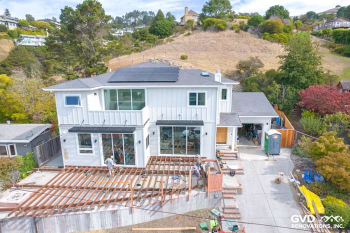 Modern home exterior in Tiburon, featuring newly installed James Hardie Artisan Lap Siding and solar panels
