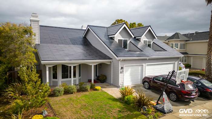 Modern home exterior showcasing Pearl Gray James Hardie siding and Arctic White trim in Foster City, CA