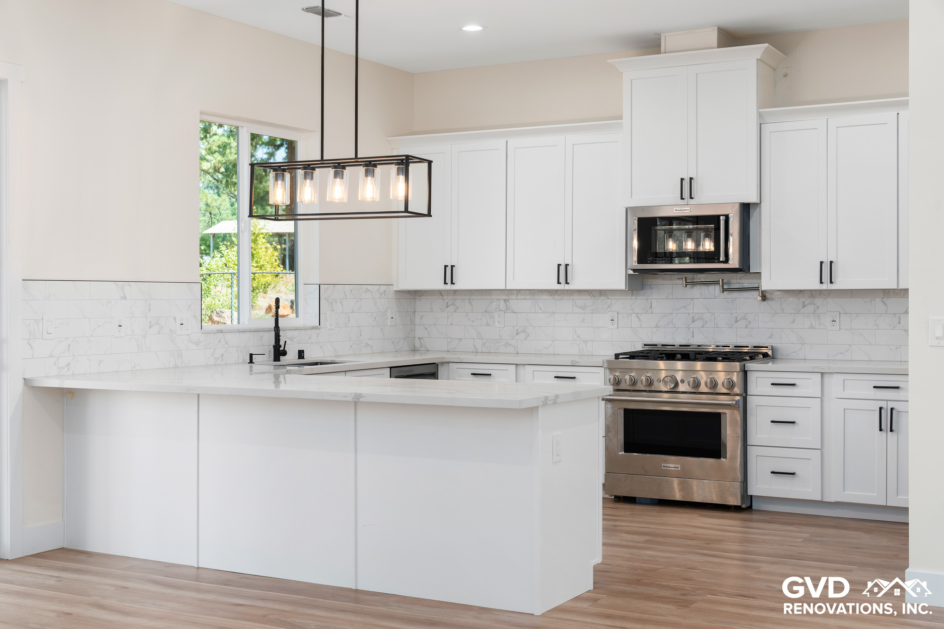 Custom Home Kitchen Design in Paradise