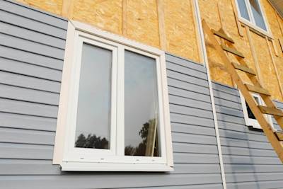 Identifying Siding Damage: Why Paying Attention to Dry Rot and Structural Fixes is Crucial in Siding Installation
