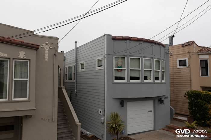 Light Mist James Hardie Lap Siding with Arctic White Trim on a San Francisco home exterior