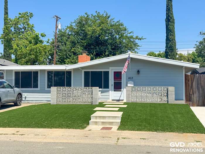 Light Mist HardiePlank siding and Arctic White trim on a freshly renovated home exterior in Roseville, CA