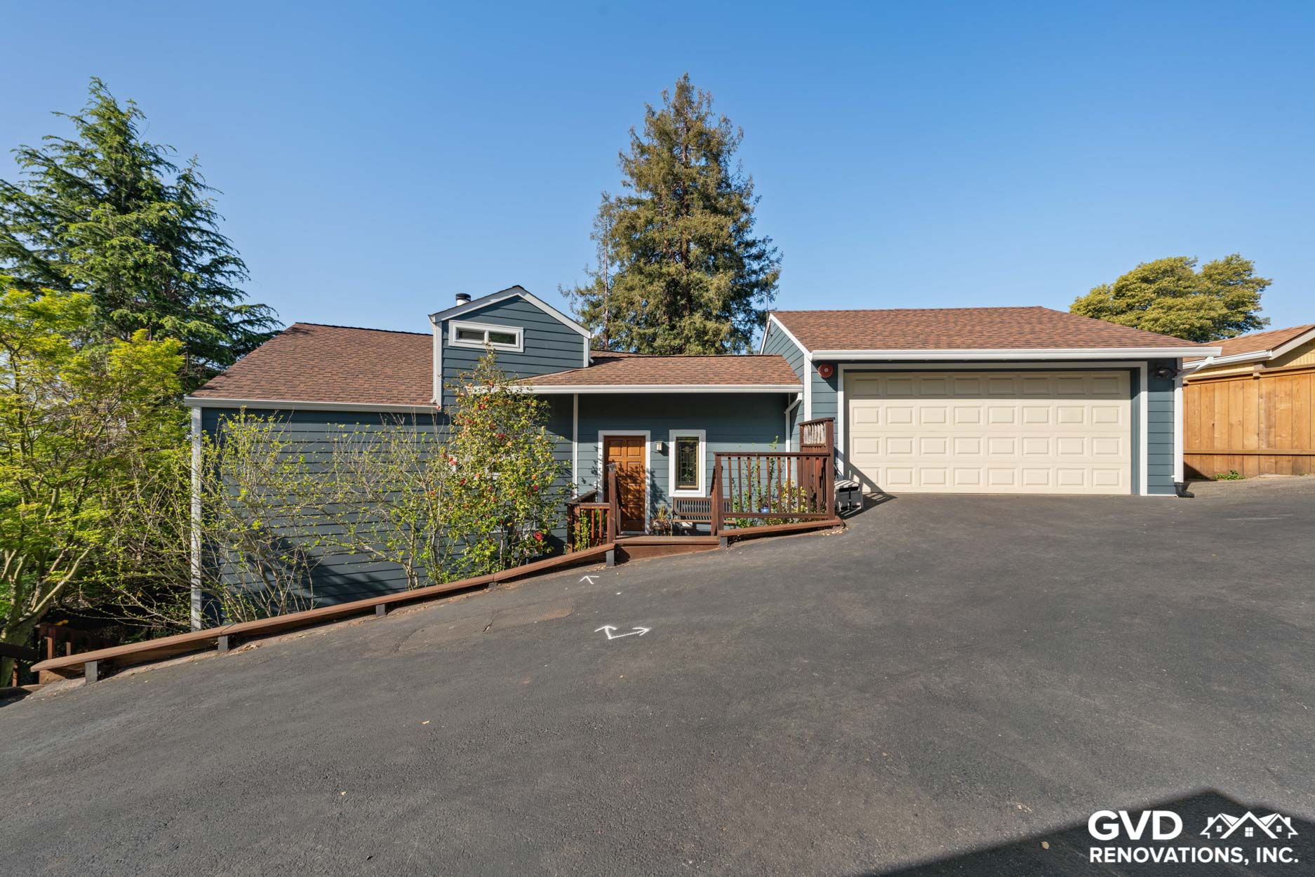 HardiePlank Lap Siding & Windows