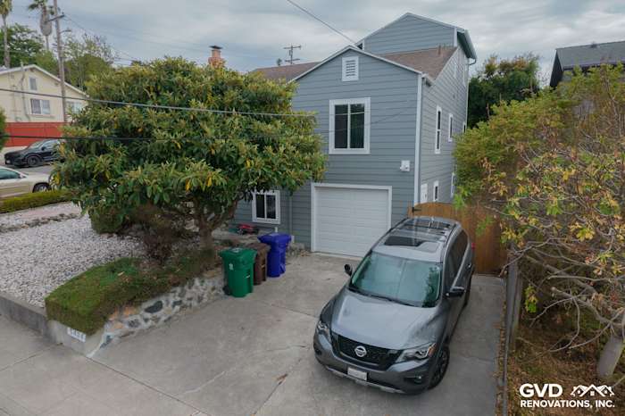Gray Slate James Hardie siding and Arctic White trim on a modern home exterior in Richmond, CA
