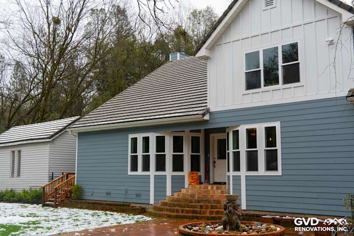 New Boothbay Blue James Hardie siding and Milgard windows on a stylish Sutter Creek home exterior