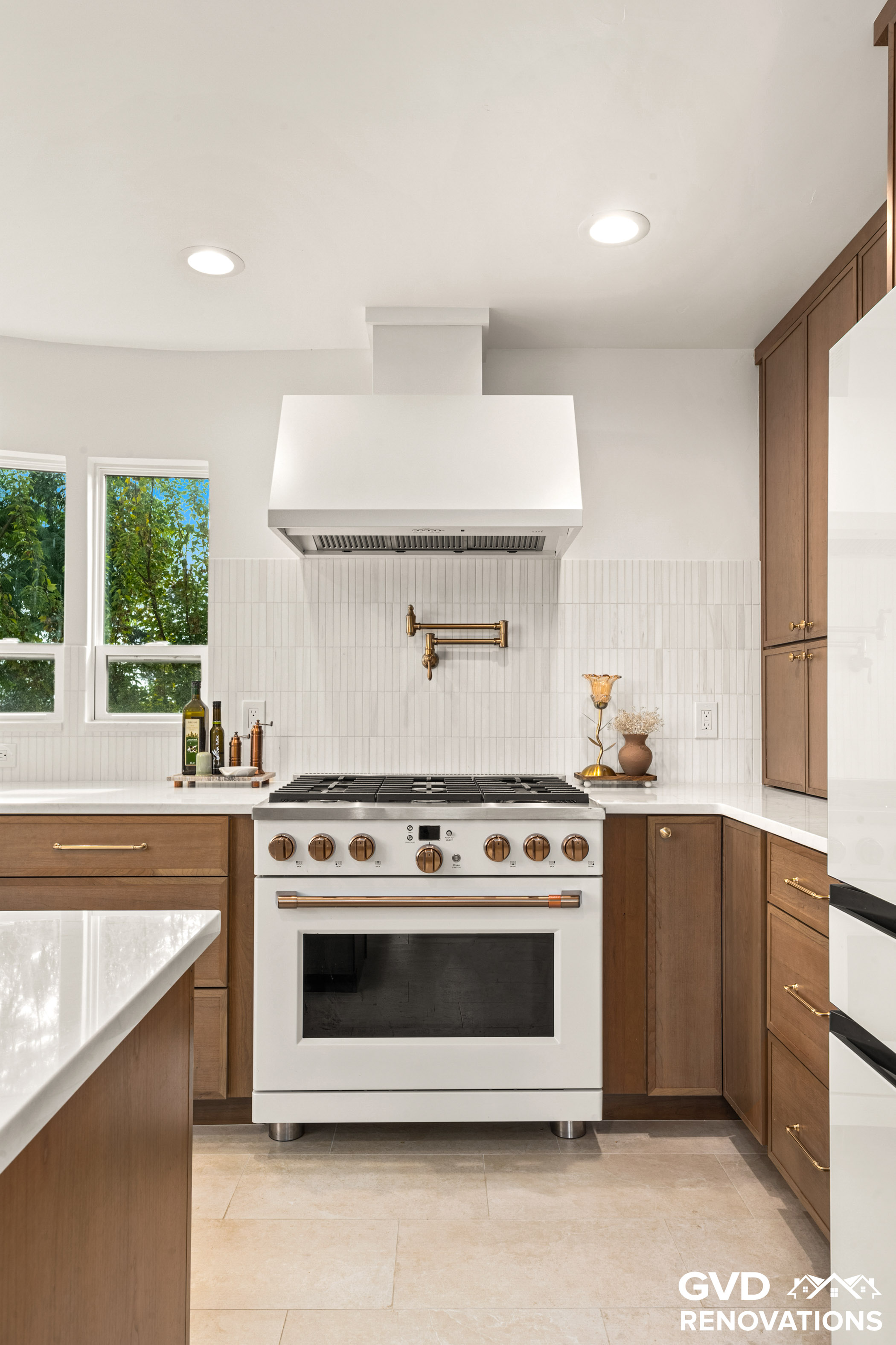 Custom Curved Kitchen Remodel