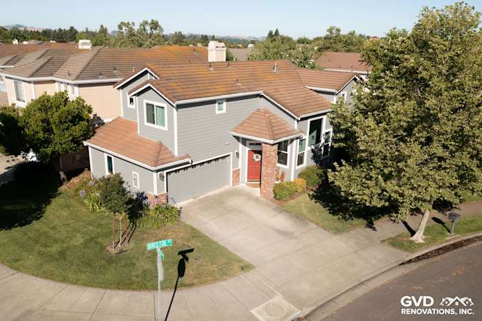 Home exterior featuring James Hardie Gray Slate siding and Milgard vinyl windows in Petaluma, CA