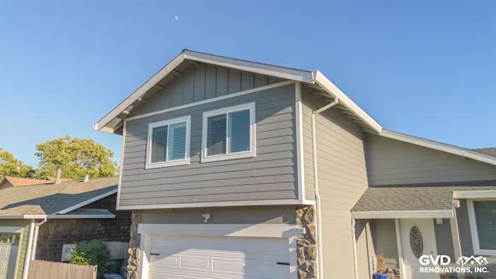 Gray Slate James Hardie Lap Plank Siding with Arctic White Trim on a home in Petaluma, CA