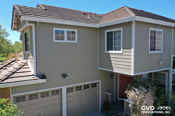 New Monterey Taupe James Hardie siding with Arctic White trim on contemporary Petaluma home exterior